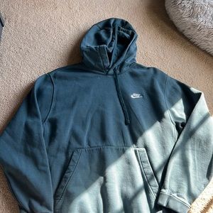 M Nike sweatshirt